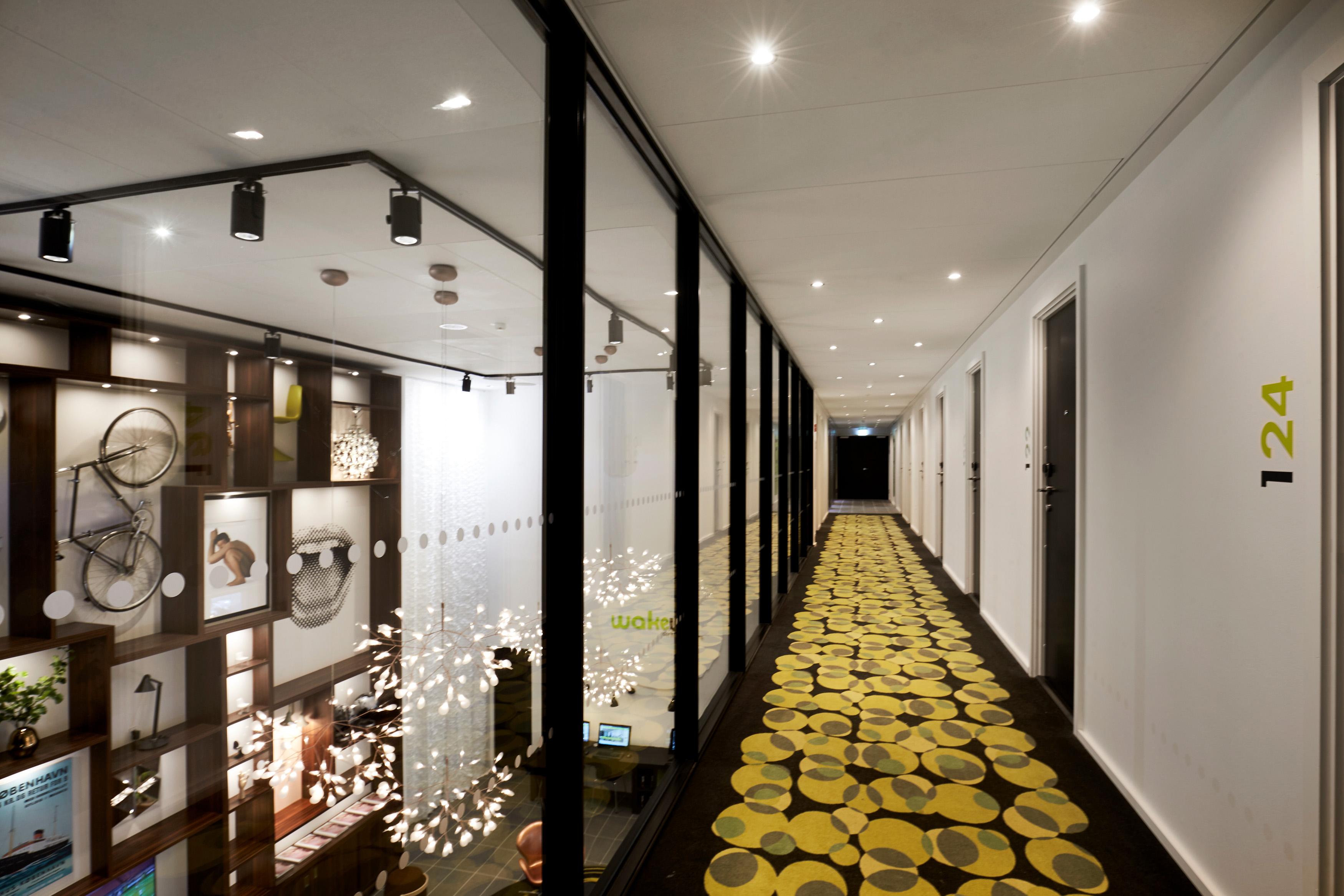 Hotel Wakeup -