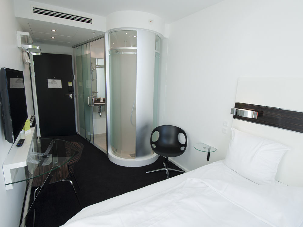 Hotel Wakeup -